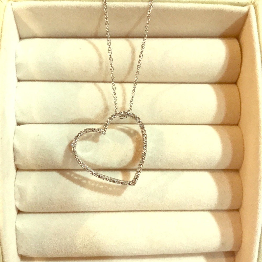 Diamond Outline 14k White Gold Necklace